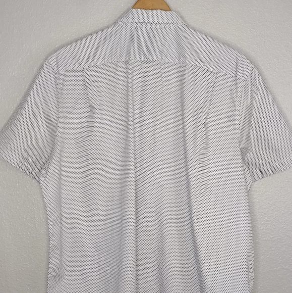 Michael Kors Men's Micro Polkadot Classic Fit Short Sleeve Button Down Shirt - Picture 5 of 13